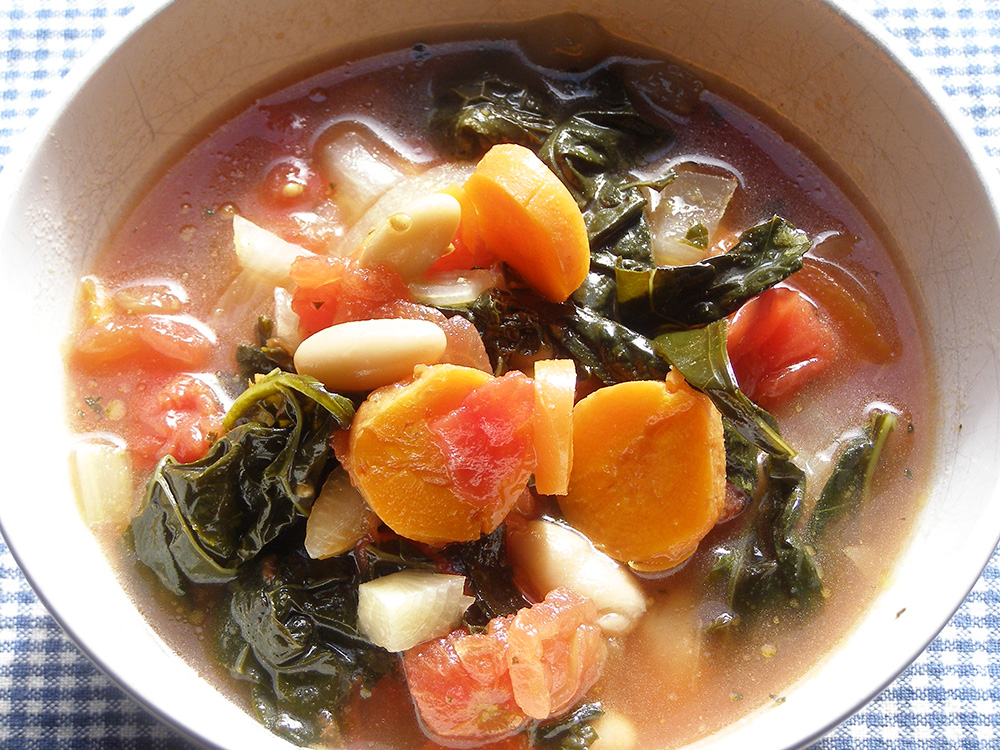 Kale soup with white beans