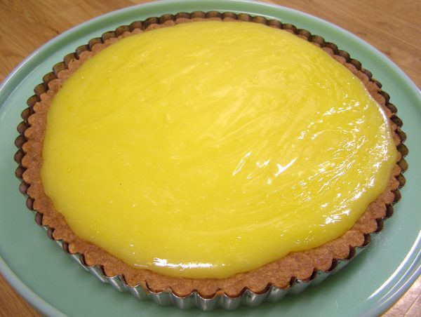 Lemon curd tart with shortbread crust
