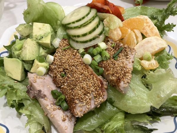Seared tuna salad with Asian vinaigrette