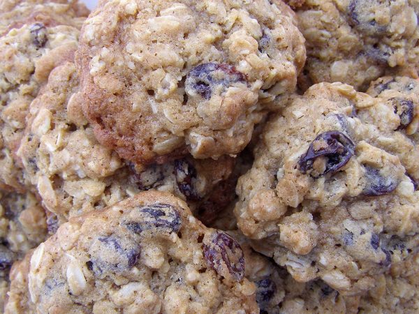 Oatmeal Raisin cookies recipe with chopped walnuts